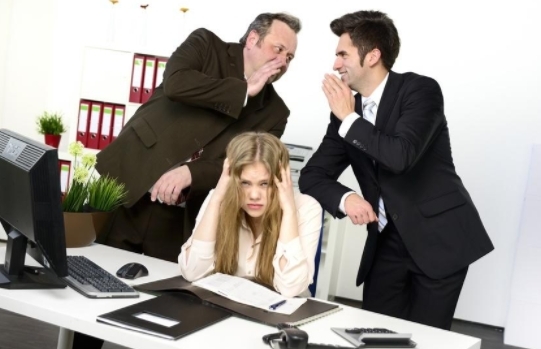 perfil de la v�ctima y acosador